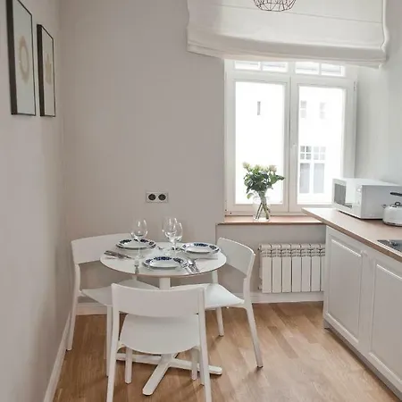 Piano Apartment *