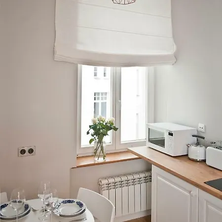 Piano Apartment *