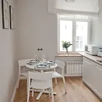 Piano Apartment *